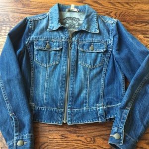 Crop denim jean jacket.